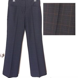 Like new! EXPRESS Editor Navy Plaid Women's 6